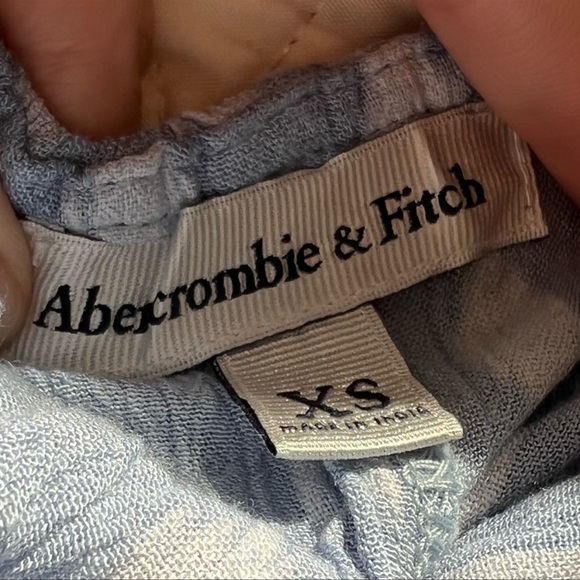 NWOT Abercrombie & Fitch Halter Wrap Top, Size XS - Picture 6 of 7